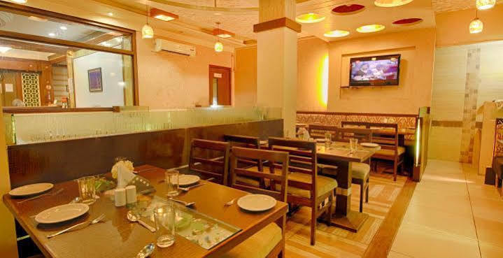 فندق Parth Residency أحمد أباد المظهر الخارجي الصورة