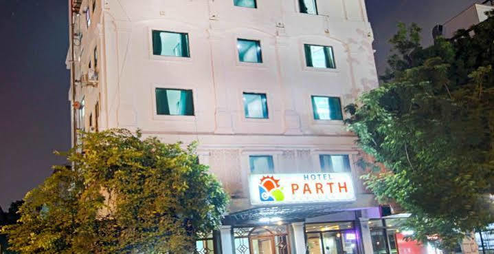 فندق Parth Residency أحمد أباد المظهر الخارجي الصورة