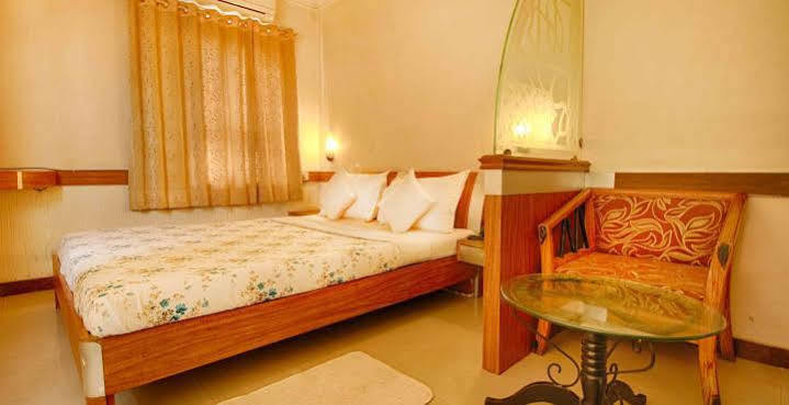 فندق Parth Residency أحمد أباد المظهر الخارجي الصورة
