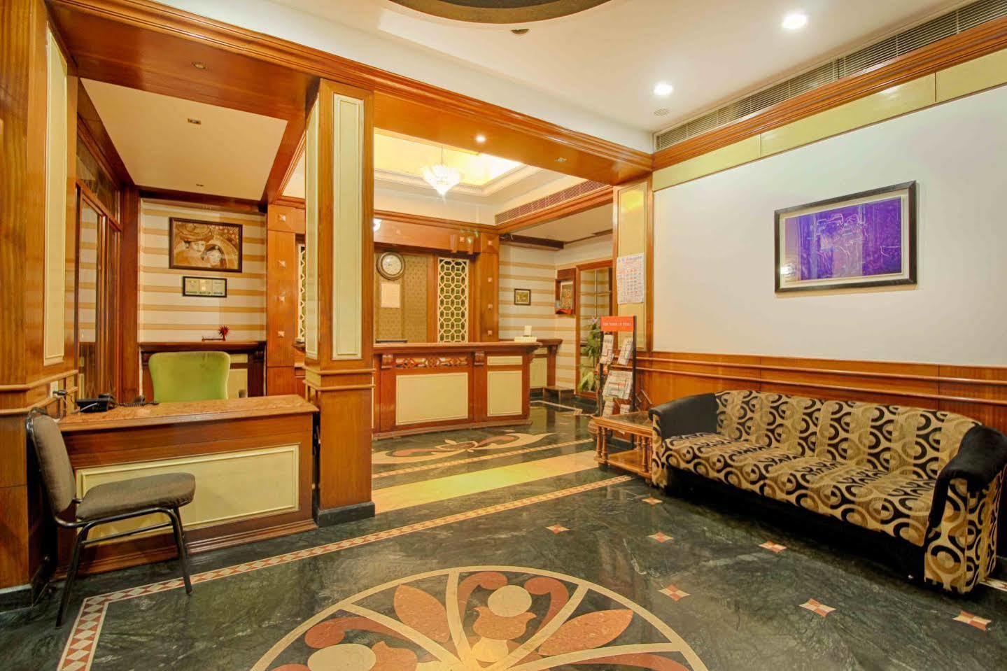 فندق Parth Residency أحمد أباد المظهر الخارجي الصورة