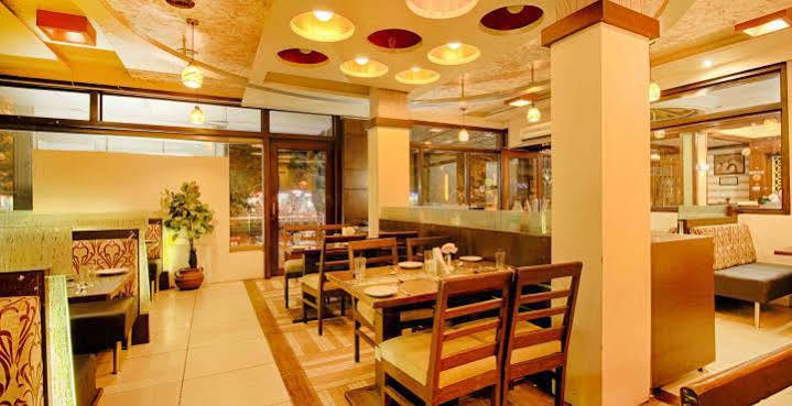 فندق Parth Residency أحمد أباد المظهر الخارجي الصورة