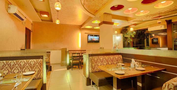 فندق Parth Residency أحمد أباد المظهر الخارجي الصورة